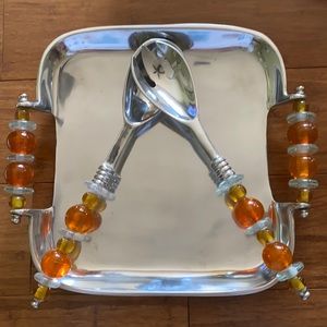 Serving dish with 2 servers